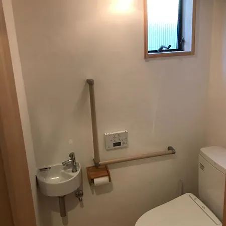 木と漆喰のモダンな部屋 Apartment Tokyo Exterior photo